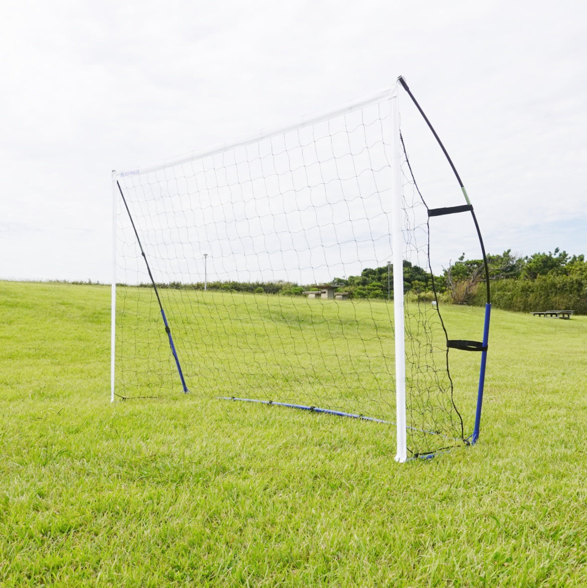 REFREEZE(リフリーズ) 2.4×1.5m ポータブル サッカーゴール 収納バッグ付き フットサルゴール【2個購入で1,000円OFF】
